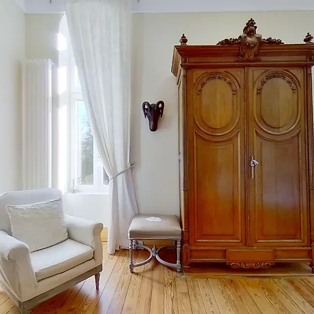 Couette-café Château Fleur D'aya 4*