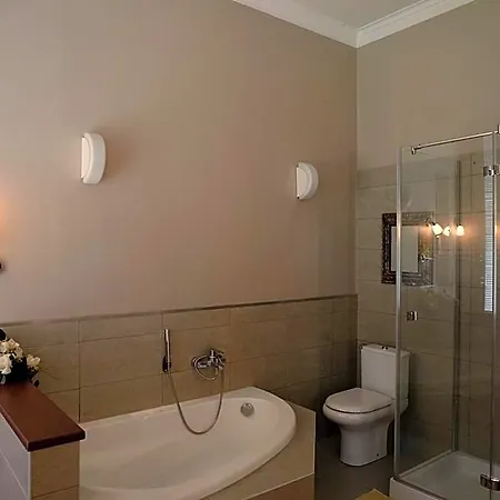 לינה וארוחת בוקר Chateau Fleur D'aya 4*