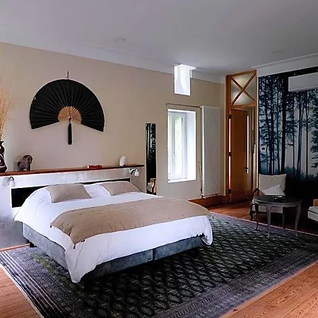 Chateau Fleur D'aya לינה וארוחת בוקר 4*