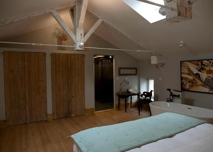 Château Fleur D'aya