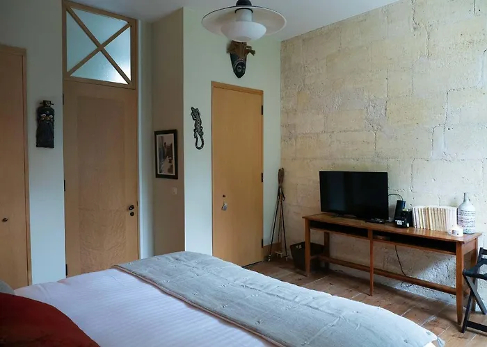 Château Fleur D'aya Bed & Breakfast